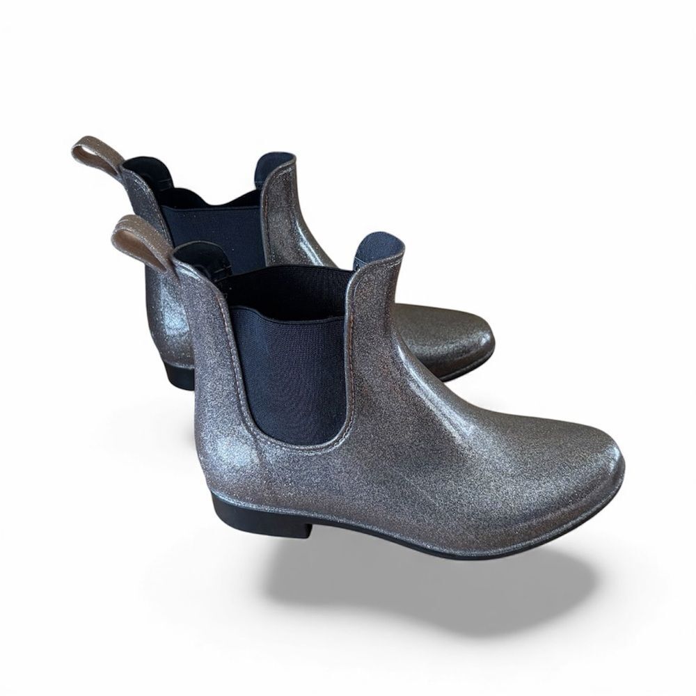 Storm by Cougar Silver Gunmetal Metallic Chelsea Rain Boot 7 Weatherproof